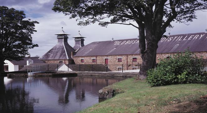 old-bushmills-distillery