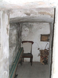 chamber within the wall, leap Castle